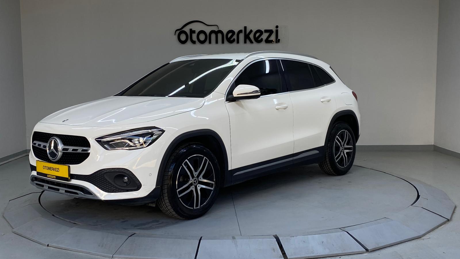 MERCEDES GLA 1